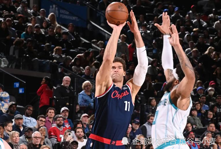 开云体育下载-长痛不如短痛，快船就应该赶紧放弃这位偶尔奏效的内线老将？